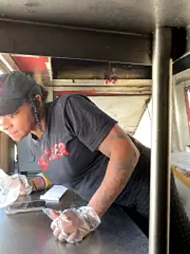 HaloRodeoLover2 online show from March 13, 4:56 pm