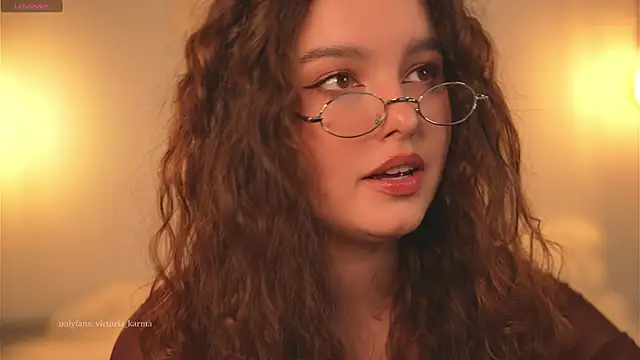 Snapshot of Victoria_Karma chatting on October 23, 3:21 pm Victoria Karma online show from October 23, 3:21 pm