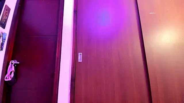  Lunnaa  online show from February 9, 1:55 am