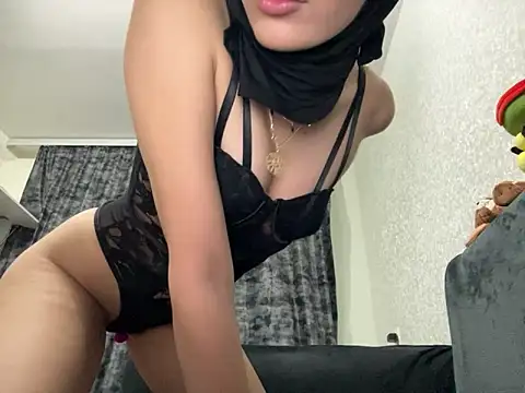 Snapshot of GumusGuray chatting on March 5, 5:08 pm GumusGuray online show from March 5, 5:08 pm