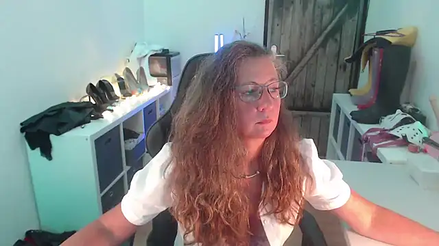 Snapshot of GeilesLuder75 chatting on June 16, 6:46 am GeilesLuder75 online show from June 16, 6:46 am