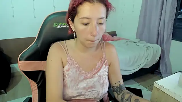 Snapshot of Ginger_Sweetty chatting on February 7, 1:47 am Ginger Sweetty online show from February 7, 1:47 am