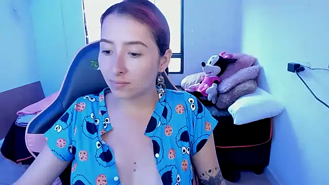 Snapshot of Ginger_Sweetty chatting on February 17, 10:16 pm Ginger Sweetty online show from February 17, 10:16 pm
