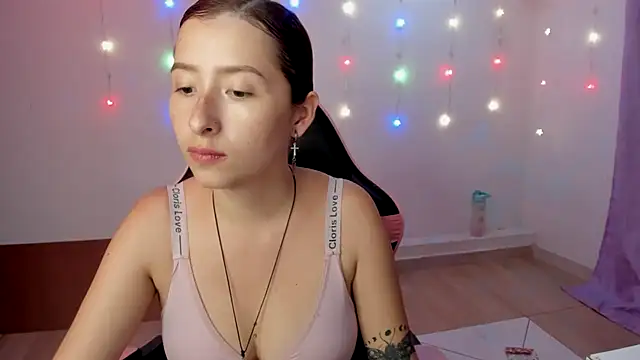 Snapshot of Ginger_Sweetty chatting on January 8, 11:52 pm Ginger Sweetty online show from January 8, 11:52 pm