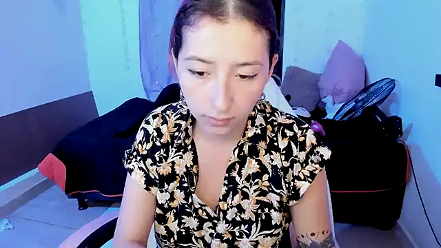 Snapshot of Ginger_Sweetty chatting on February 22, 11:46 pm Ginger Sweetty online show from February 22, 11:46 pm