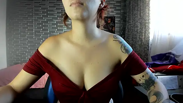 Snapshot of Ginger_Sweetty chatting on July 7, 10:57 pm Ginger Sweetty online show from July 7, 10:57 pm