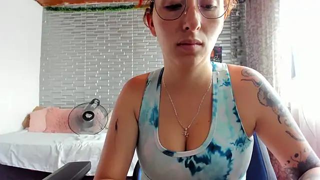 Ginger Sweetty online show from April 10, 7:10 pm