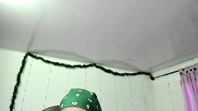 Snapshot of Ginger_Sweetty chatting on January 19, 11:10 pm Ginger Sweetty online show from January 19, 11:10 pm