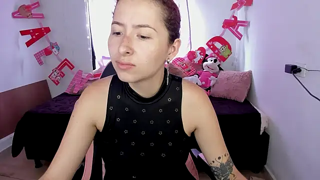 Snapshot of Ginger_Sweetty chatting on February 14, 8:26 pm Ginger Sweetty online show from February 14, 8:26 pm