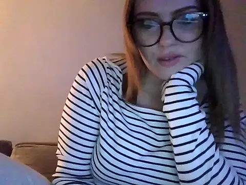 Snapshot of Sexclusive25 chatting on September 14, 7:25 pm Sexclusive25 online show from September 14, 7:25 pm