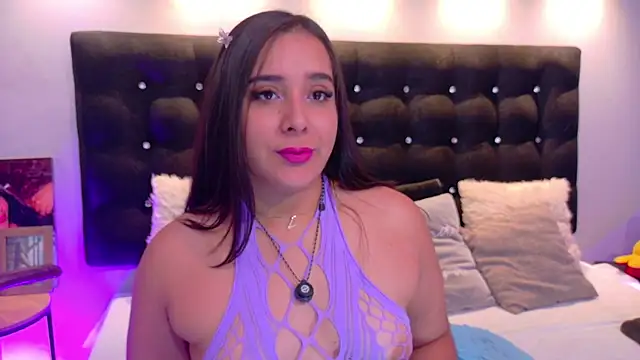 ValenScott1 online show from December 4, 1:10 pm