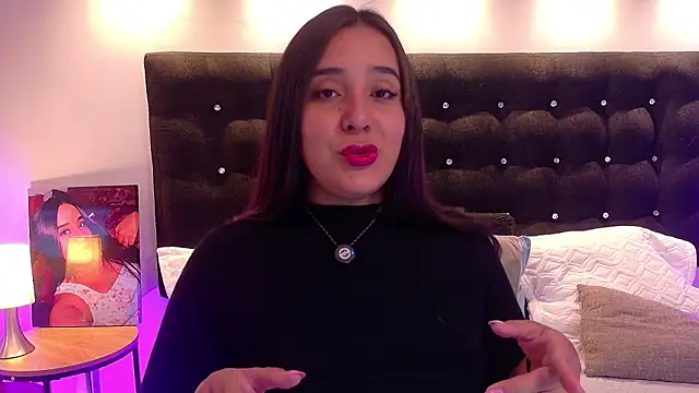 ValenScott1 online show from February 23, 1:12 pm