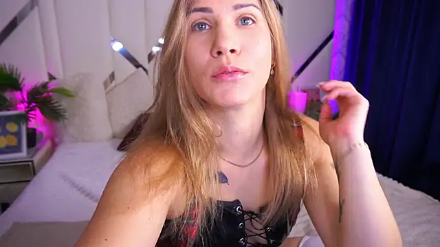 CassandraGood online show from September 26, 7:15 am