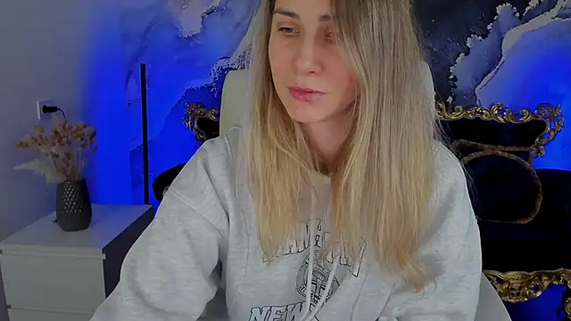 CassandraGood online show from February 11, 7:44 am