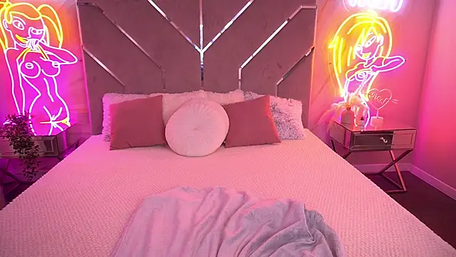 CassandraGood online show from December 18, 8:08 am