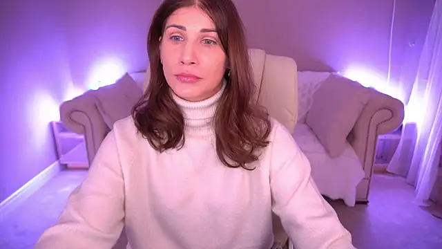 CassandraGood online show from November 15, 6:28 am