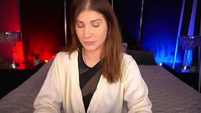 CassandraGood online show from December 17, 7:35 am