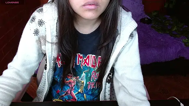 Snapshot of MidoriQuiinn chatting on November 14, 2:10 pm MidoriQuiinn online show from November 14, 2:10 pm