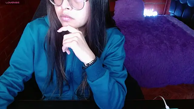 MidoriQuiinn online show from June 9, 6:53 pm