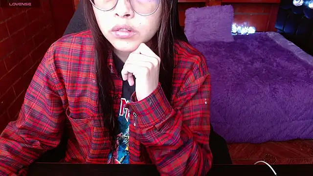 MidoriQuiinn online show from May 21, 4:15 pm