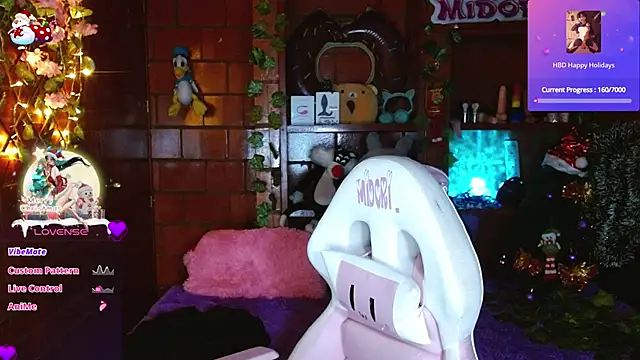 Snapshot of MidoriQuiinn chatting on December 13, 8:04 pm MidoriQuiinn online show from December 13, 8:04 pm