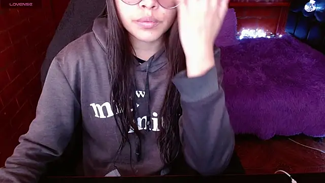 MidoriQuiinn online show from April 9, 2:45 pm