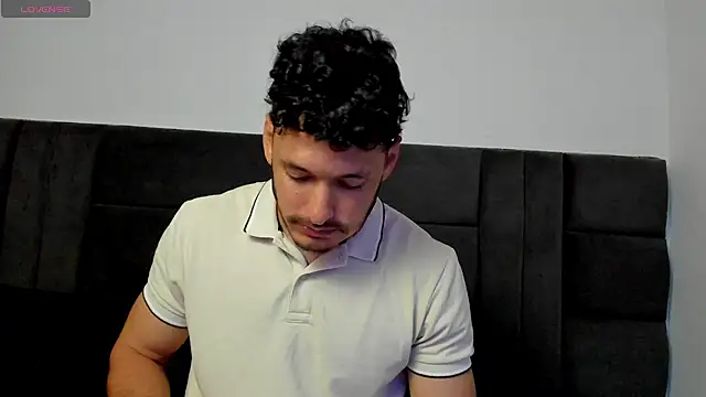 Snapshot of alejandro__2 chatting on May 31, 6:09 pm alejandro 2 online show from May 31, 6:09 pm