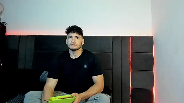 alejandro  2 online show from January 31, 7:12 pm