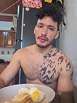 Snapshot of alejandro__2 chatting on June 13, 3:32 pm alejandro 2 online show from June 13, 3:32 pm