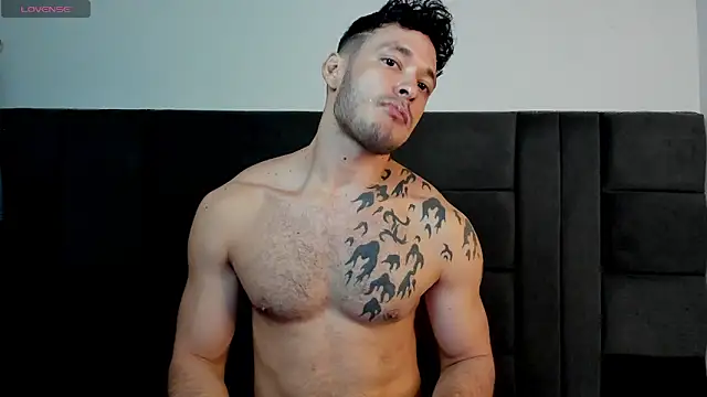 Snapshot of alejandro__2 chatting on May 1, 4:01 pm alejandro 2 online show from May 1, 4:01 pm