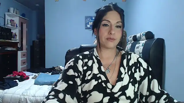 Snapshot of sahtlove1 chatting on June 23, 1:14 am sahtlove1 online show from June 23, 1:14 am