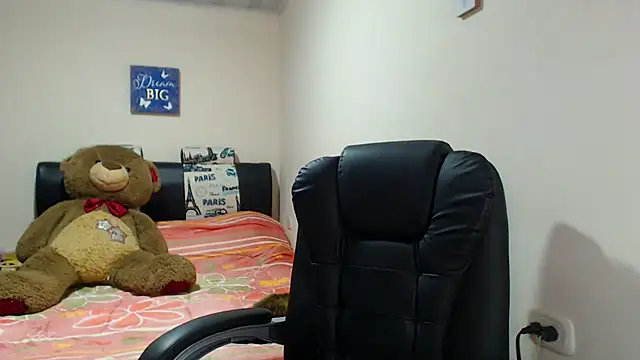 Snapshot of sahtlove1 chatting on February 20, 11:21 pm sahtlove1 online show from February 20, 11:21 pm