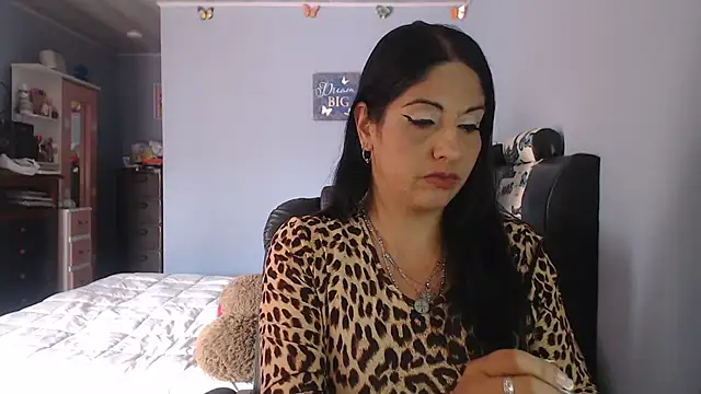 Snapshot of sahtlove1 chatting on June 24, 3:21 pm sahtlove1 online show from June 24, 3:21 pm