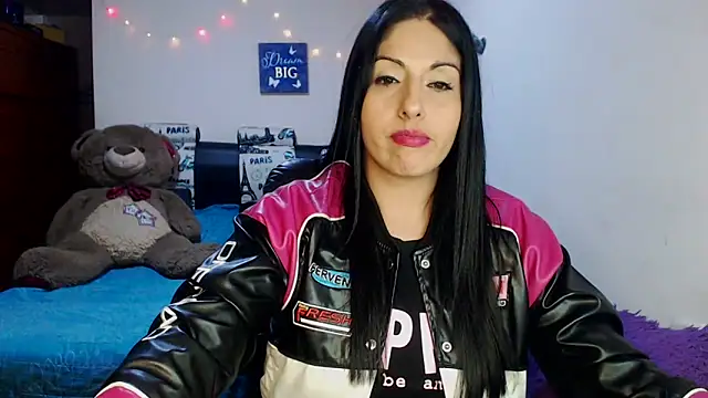 Snapshot of sahtlove1 chatting on November 16, 1:43 am sahtlove1 online show from November 16, 1:43 am