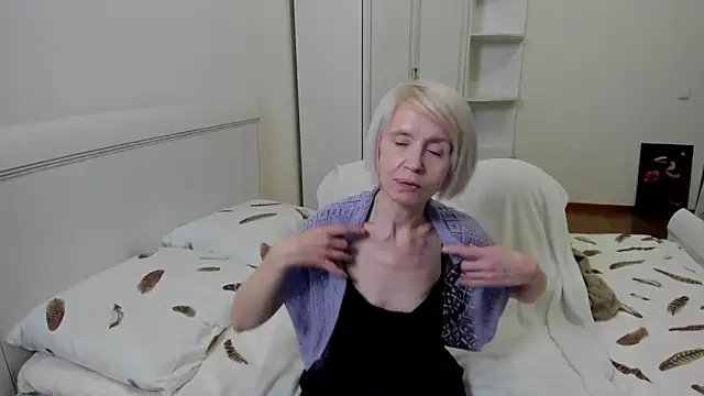 Snapshot of aminalive chatting on October 28, 8:08 pm aminalive online show from October 28, 8:08 pm