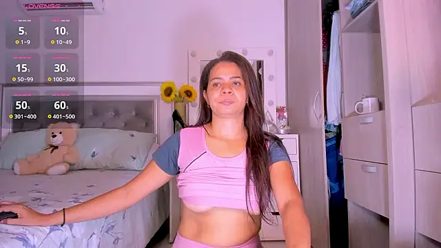 Snapshot of sharonDulce chatting on February 24, 2:23 am sharonDulce online show from February 24, 2:23 am