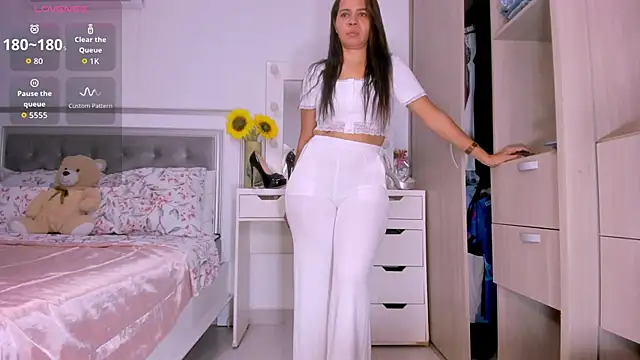 sharonDulce online show from December 19, 1:53 am