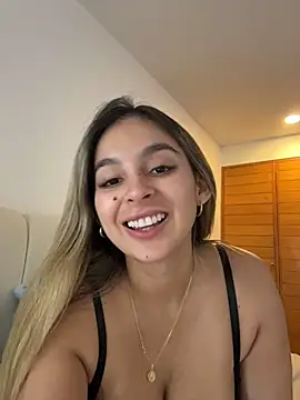 oriana zoeee online show from April 9, 3:30 am