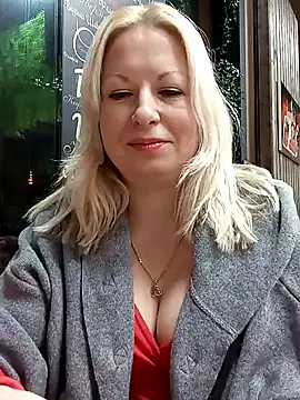 Arina smiles online show from December 6, 6:22 pm