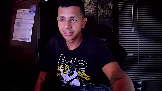 boy bigcock24cm online show from May 26, 10:19 pm