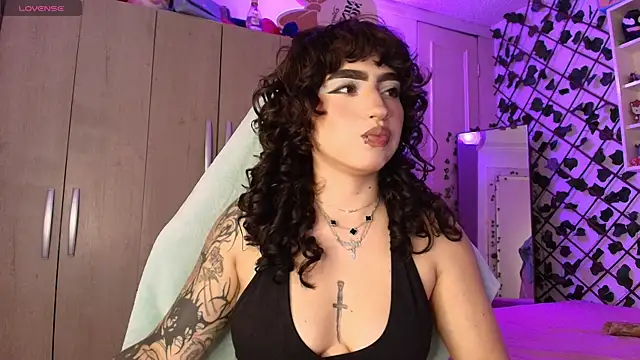 valenor  online show from July 9, 3:18 am