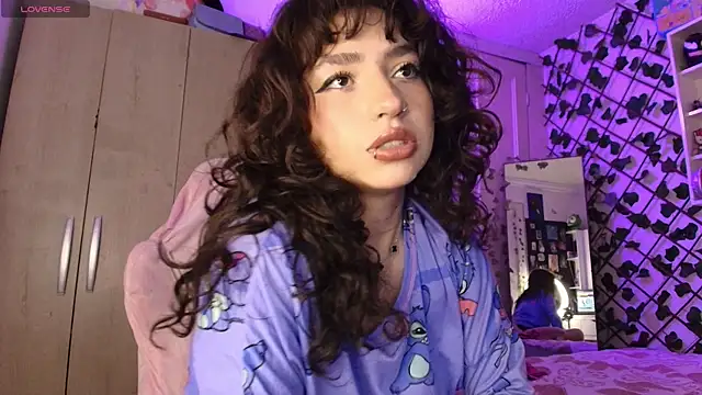 valenor  online show from June 25, 5:12 am