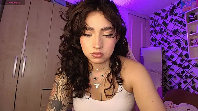 valenor  online show from June 5, 3:33 am