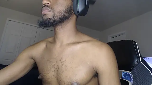 Snapshot of ChrisVacher chatting on October 16, 12:19 am ChrisVacher online show from October 16, 12:19 am