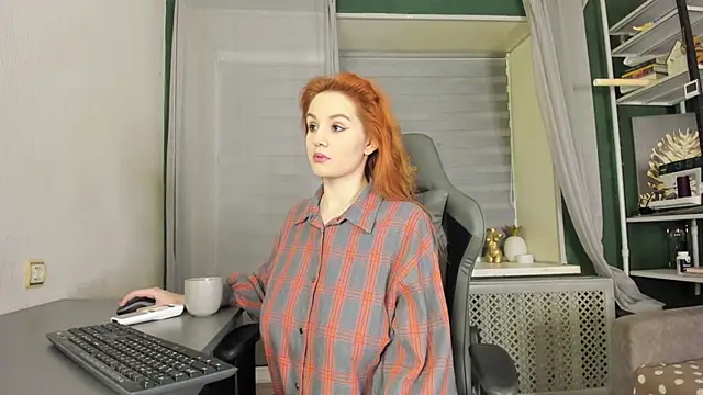 Snapshot of -Aariella- chatting on June 9, 9:38 pm -Aariella- online show from June 9, 9:38 pm
