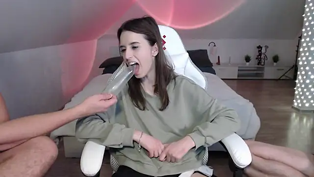 -Yummybabes- online show from February 21, 8:27 pm