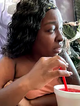 Snapshot of tokyopetitexx chatting on October 9, 6:41 pm tokyopetitexx online show from October 9, 6:41 pm