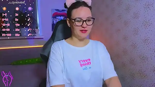 EsterLogan online show from September 28, 11:39 am