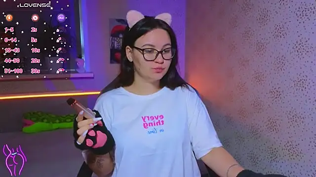 EsterLogan online show from September 27, 1:28 pm