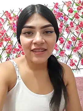 Snapshot of Chantalle_Hot20 chatting on February 15, 9:28 pm Chantalle Hot20 online show from February 15, 9:28 pm